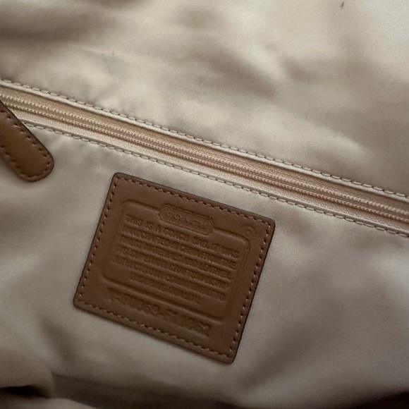 Vintage Hobo Coach bag. Great condition. Nice leather buckle and strap. - Picture 6 of 6